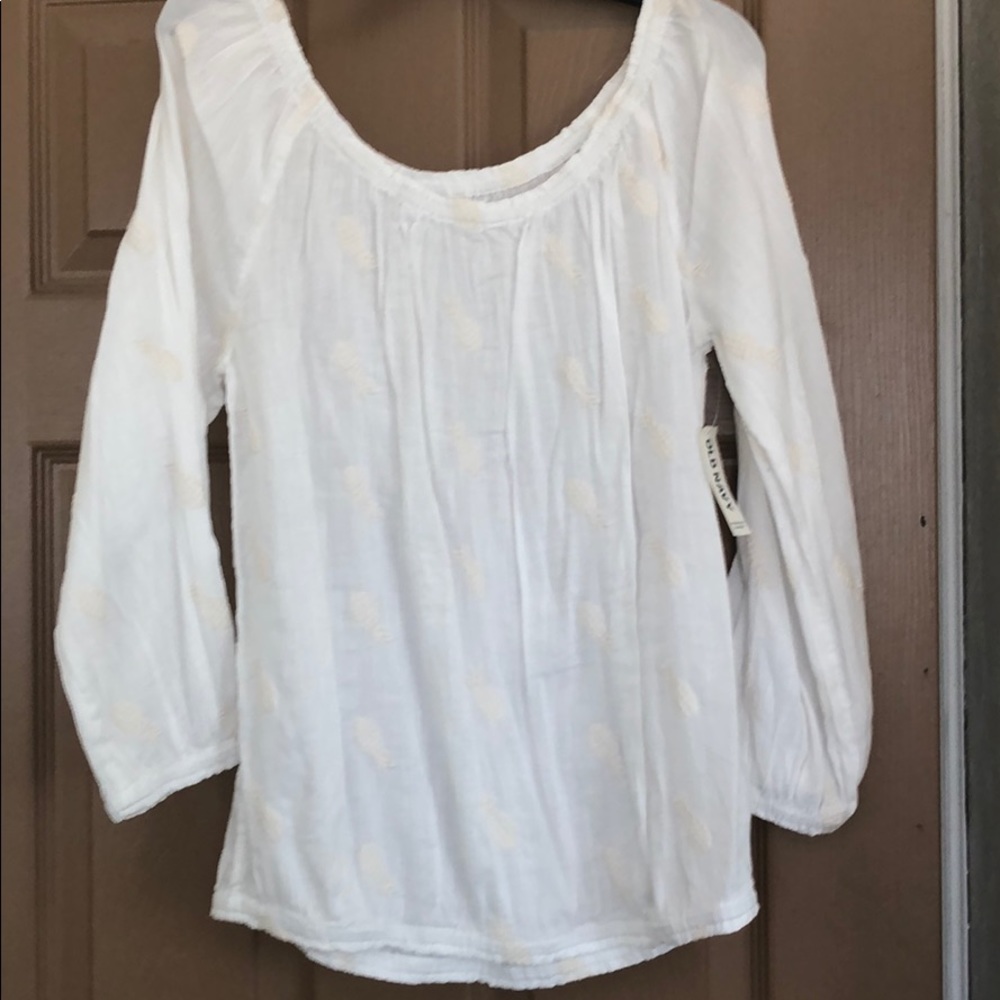 Small White blouse with pineapple detailing